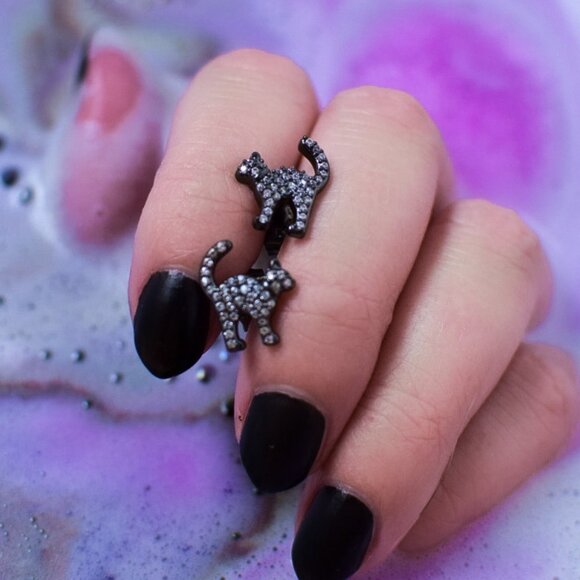 Black Cat Stud Earrings - Picture 7 of 8